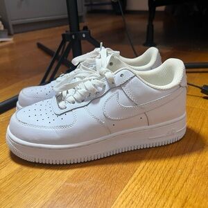 Kids Air Force 1s size 6.5